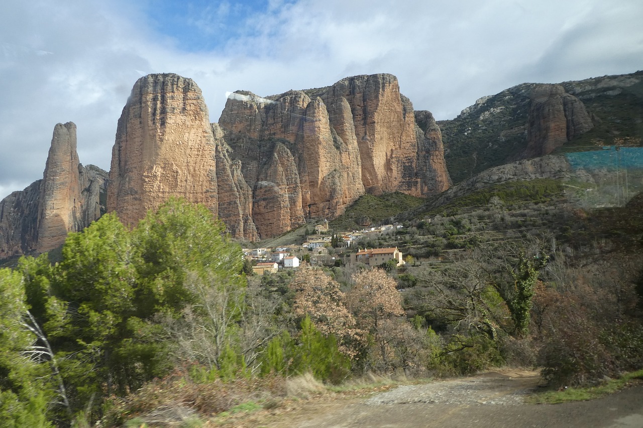 mallos-de-riglos-3867179_1280